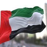 إصابة 4 أشخاص إثر سقوط حطام طائرة مسيّرة في ميناء خورفكان