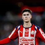 “النملة” المكسيكية على رادار برشلونة.. هل يكون بديل ألفاريز وخليفة ليفاندوفسكي؟