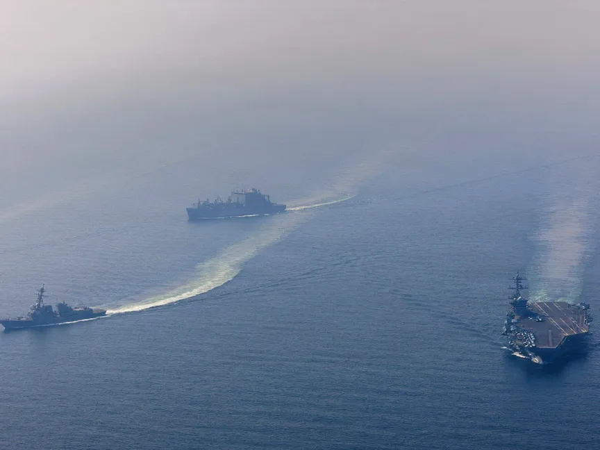 تحرك أمريكي لتأمين مضيق هرمز: مدمرات صاروخية تبدأ تهيئة الأجواء لتطهير الألغام
