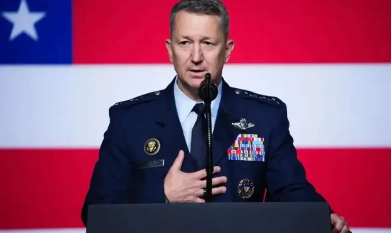رئيس الأركان الأمريكي: الحصار البحري يطوق موانئ إيران ليشمل كافة السفن