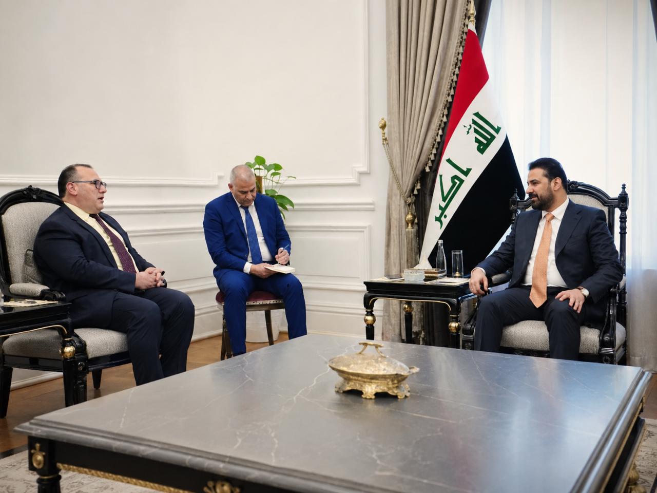 الزيدي وهاريس يبحثان توسيع الشراكة العراقية الأميركية