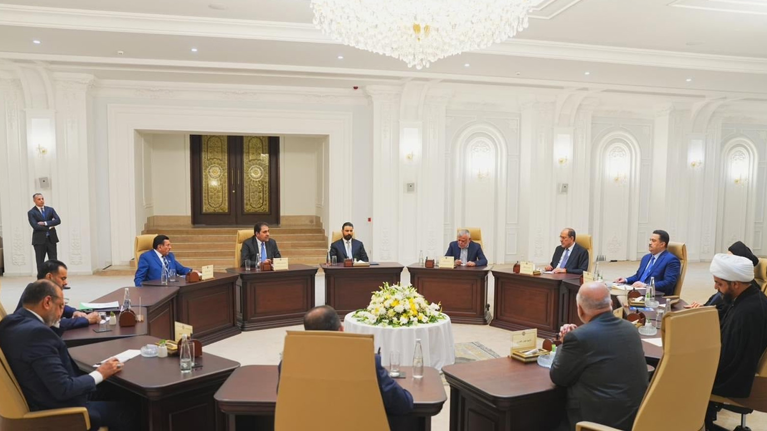 السلاح تحت المجهر.. بغداد تبحث آليات الدمج والحسم والتمويل في اجتماع مصيري