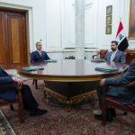 الرئاسات الأربع تؤكد على “حصر السلاح” وعدم الاعتماد على الإيرادات النفطية