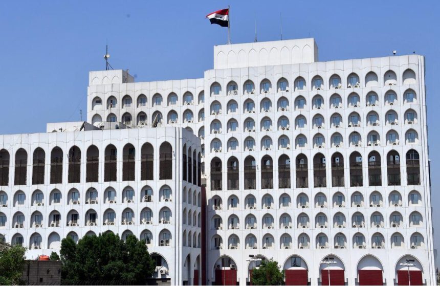العراق يحذر من حرب أوسع تهدد الأمن الإقليمي والدولي