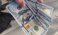 الدولار يتراجع في بغداد وأربيل.. الأسواق تترقب هبوطاً جديداً أمام الدينار