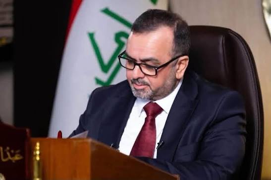 وزير الصحة.. الوزير الذي ترك الكرسي ونزل إلى الميدان