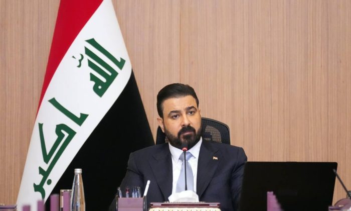 «إدارة السلاح» بدل نزعه.. الزعامات الشيعية تطرح مخرجاً وسط تصاعد الخلاف مع الفصائل في محاولة لاحتواء التصعيد المتنامي