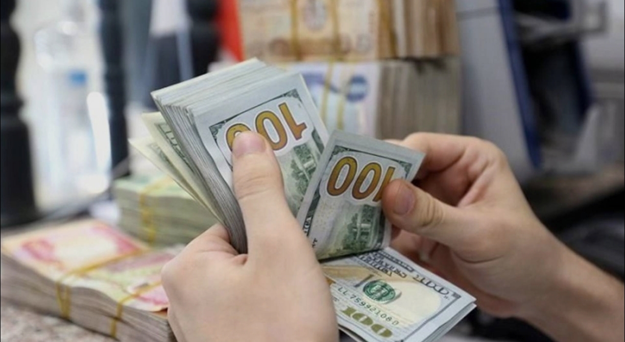 ارتفاع الدولار يثير قلق المواطنين.. مطالبات بضبط الأسعار ومواجهة المضاربة.